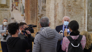 L'assessore Vincenzo Colla intervistato dai media